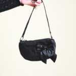 Samtschein und Schleife