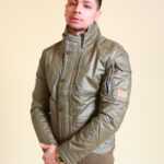 Khakifarbene Winterjacke S
