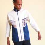Strickjacke in Beige und Blau 21
