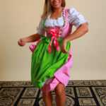 Dirndel mit Lederhosen Tasche M