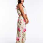 Zweiteiler aus handmade Wickelhose und gecropptem Oberteil in beige, Anna-Siemsen-Schule S