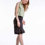Sommerlich leichter kurzer schwarzer Rock mit Floralen Mustern., Brookshire S