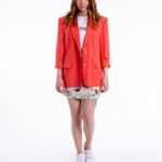 Pfirsichfarbener Blazer im Innenfutter mit weissen Punkten und zwei Knöpfen in Gold und Perlmut Look. Oversize mit Schulterpoltstern, NoName XXL