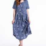 Leichtes Luftiges Sommerkleid von Laura Ashley aus Great Britain in blau/grau mit floralen Mustern., Laura Ashley M