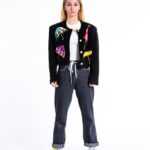 Vintage Lederjacke mit Regenbogenbestickung, Schulterpolstern sowie goldene Knöpfen, kurz komibinierbar zu High Waist Hosen sowie Röcken, Vintage M