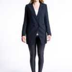 langer, eleganter Blazer mit zwei Knöpfen, Innentasche sowie breitem Reverskragen, Neu mit Etikett und Ersatzknöpfen - Originalpreis 69,95 EUR, Vila Clothes