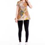 Patchwork Shirt aus 100% Baumwolle, die Ärmel sind sehr eng geschnitten ( Gr. 34 ) Dieses süße Shirt ist bei einem Designworkshop in Laden entstanden und ist ein Unikat. Nicht perfekt aber mit ganz viel Liebe angefertigt!, ONE OF A KIND by VALLINTAGE XS