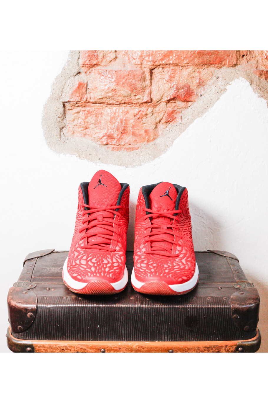 Jorda Ultra Fly Infrared Gym Red 44,4 – Bild 2