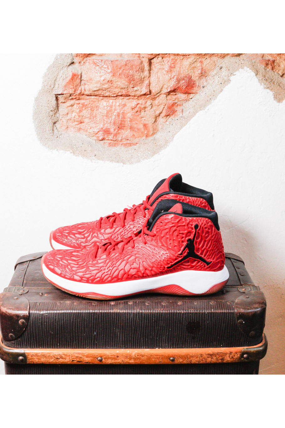 Jorda Ultra Fly Infrared Gym Red 44,4 – Bild 3