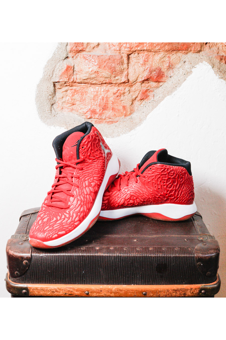 Jorda Ultra Fly Infrared Gym Red 44,4 – Bild 4