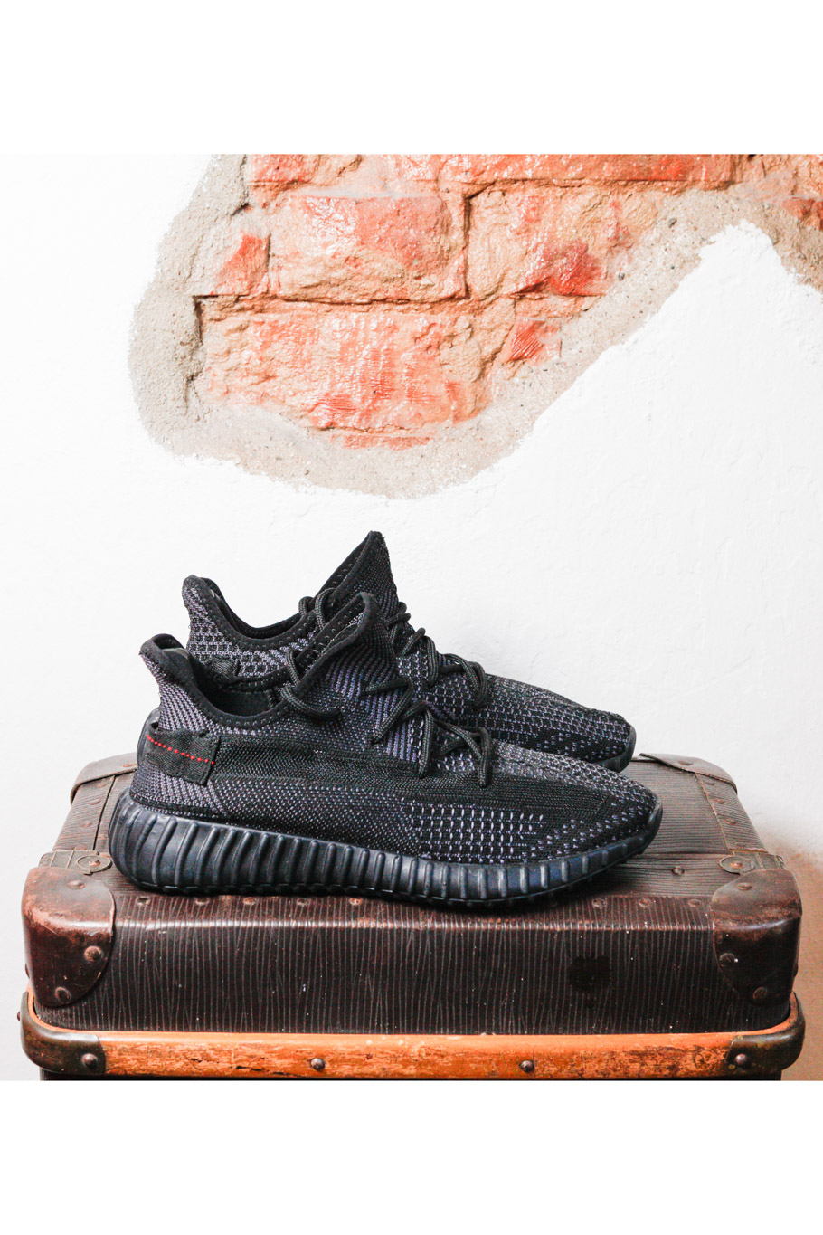 Adidas Yeezy Boost 350 V2 "Black Reflective" 43 – Bild 1
