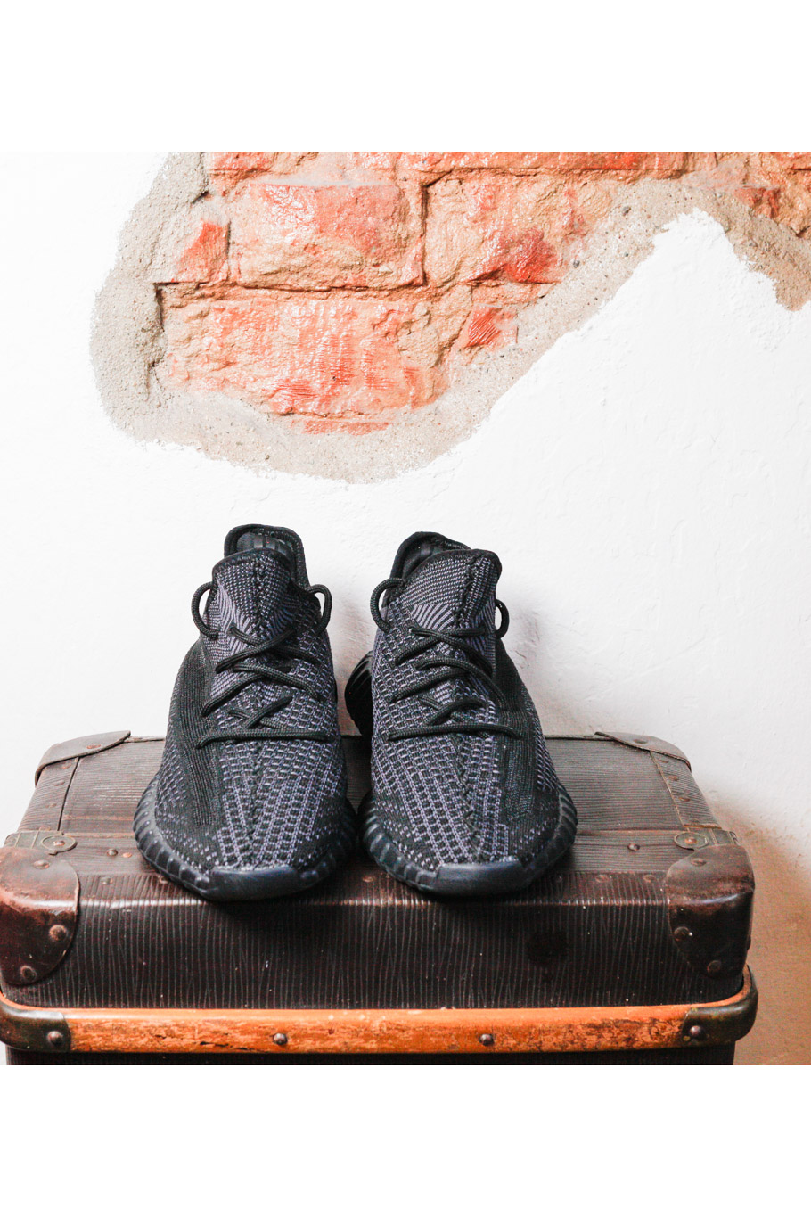 Adidas Yeezy Boost 350 V2 "Black Reflective" 43 – Bild 2