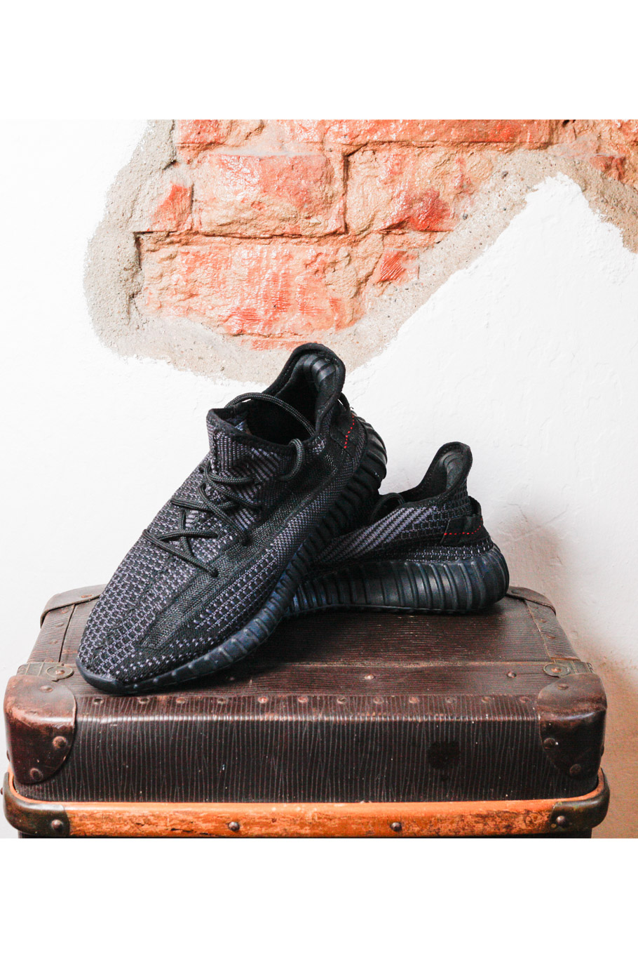 Adidas Yeezy Boost 350 V2 "Black Reflective" 43 – Bild 4