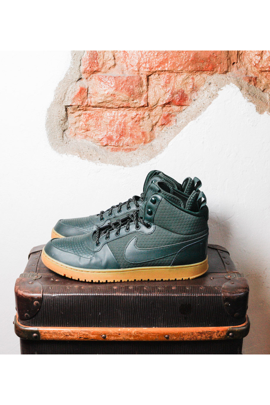 Nike Court Borough Mid Winter Dunkelgrün 45,5 – Bild 3