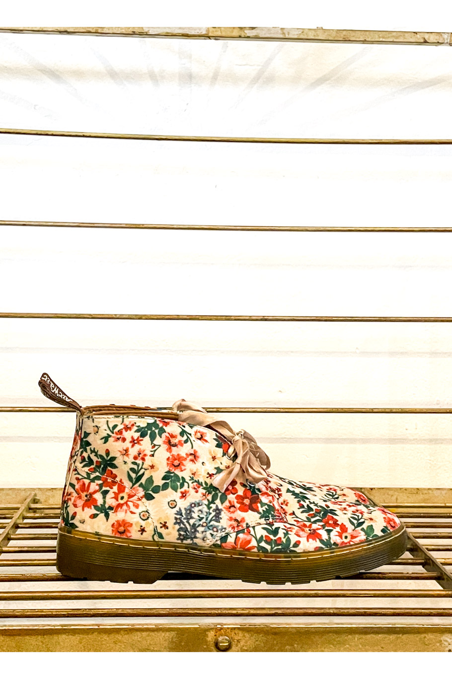 Dr Martens Stiefelette Blumenmuster 40 – Bild 1