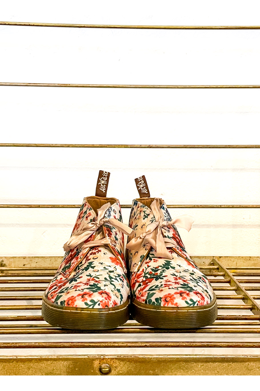 Dr Martens Stiefelette Blumenmuster 40 – Bild 2