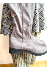 Hoher Overknee-Stiefel in Grau 42 – Bild 2