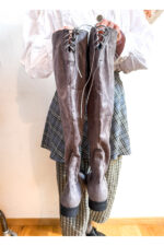 Hoher Overknee-Stiefel in Grau 42 – Bild 3